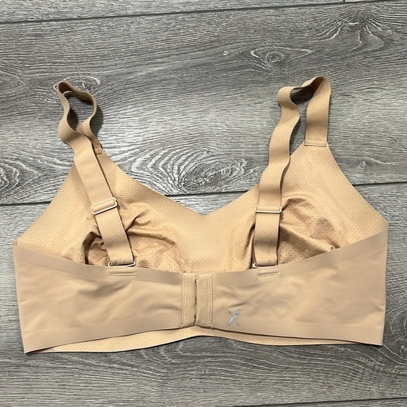 Knix V-neck bra wide strap size 7+ - Picture 3 of 4